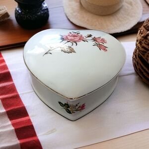 Heart Trinket Dish Ring Box Lid Pink Rose Flowers Signed Ceramic Vintage Cottage